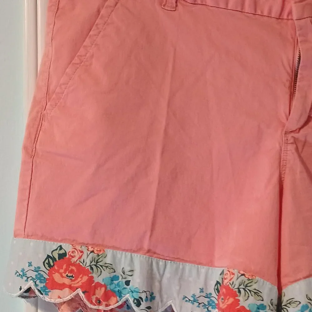 Calvin Klein Jeans/Chino Shorts/Womens/18W/Coral/Floral Scalloped - Picture 5 of 8